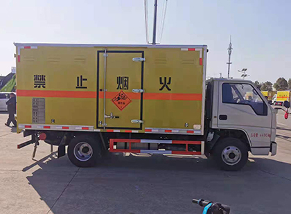 连南爆破器材运输车工人安全操作规范与智能技术保障